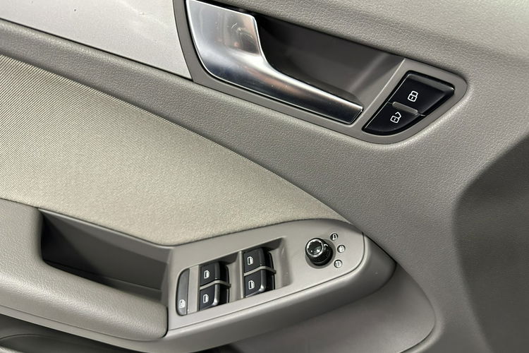 A4 Audi A4 B8 2.0 TDI 143KM Zadbany Po Opłatach Gwarancja Raty Xenon Led zdjęcie 18