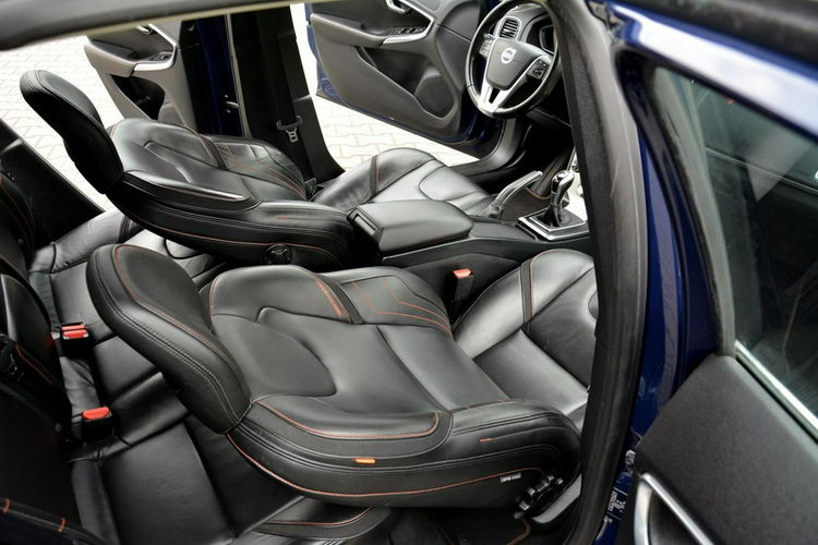 Volvo V40 Ocean Race Xenon LED Navi Skóry Virtual zegary Alu 17" Aso Piękny zdjęcie 20