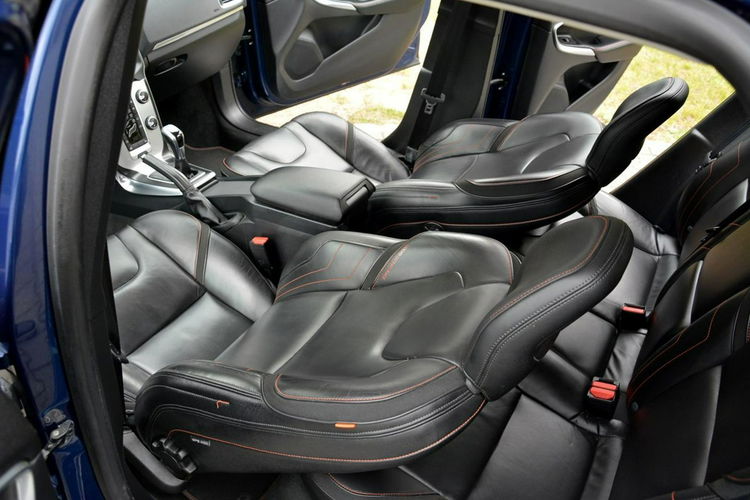 Volvo V40 Ocean Race Xenon LED Navi Skóry Virtual zegary Alu 17" Aso Piękny zdjęcie 25