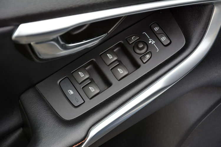 Volvo V40 Ocean Race Xenon LED Navi Skóry Virtual zegary Alu 17" Aso Piękny zdjęcie 31