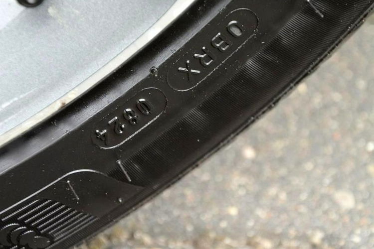 Volvo V40 Ocean Race Xenon LED Navi Skóry Virtual zegary Alu 17" Aso Piękny zdjęcie 35