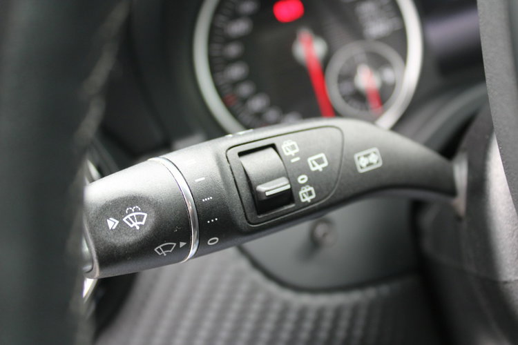 Mercedes GLA 180 F-vat Gwarancja netto 67 398 PLN Salon Polska Automat zdjęcie 15