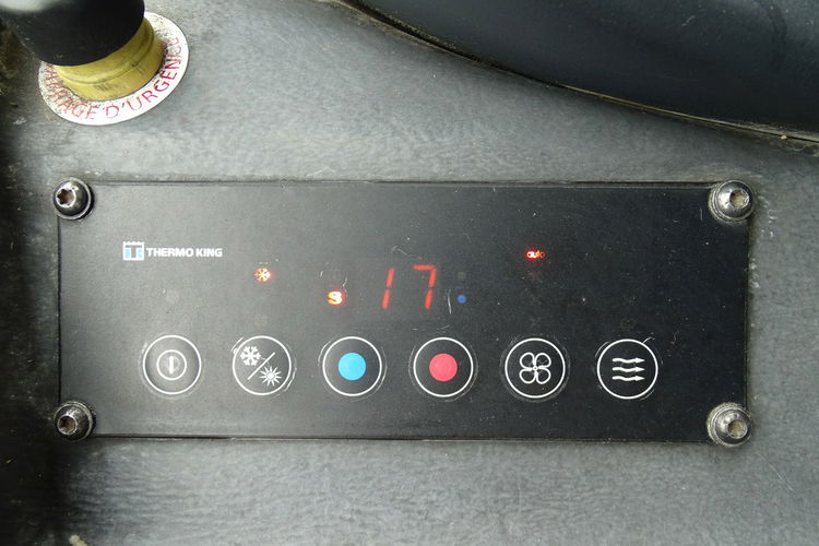MAN CARRIER A 91 Sprowadzony Przebieg Udokumentowany Webasto Podmiejski, Webasto, Pasy we Wszystkich Fotelach, Poduszki zdjęcie 11