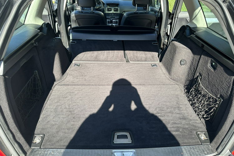 Mercedes C 180 Bardzo zadbana - 100% oryginalny przebieg. zdjęcie 29