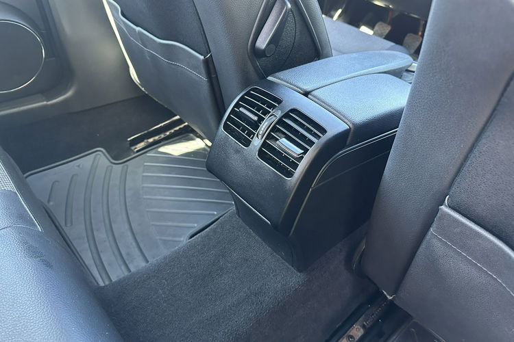Mercedes C 180 Bardzo zadbana - 100% oryginalny przebieg. zdjęcie 31