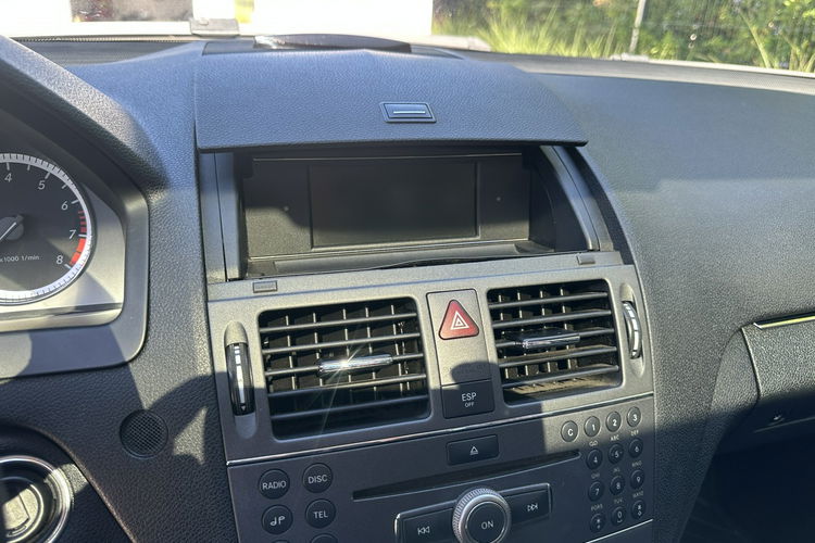 Mercedes C 180 Bardzo zadbana - 100% oryginalny przebieg. zdjęcie 33