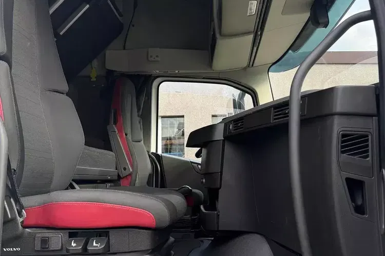 Volvo FH GLOBETROTTER zdjęcie 23