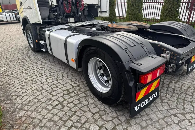 Volvo FH GLOBETROTTER zdjęcie 8