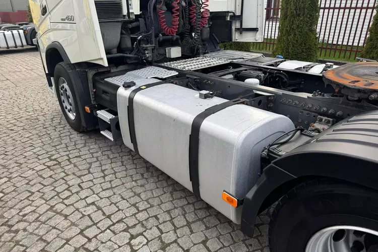 Volvo FH GLOBETROTTER zdjęcie 9