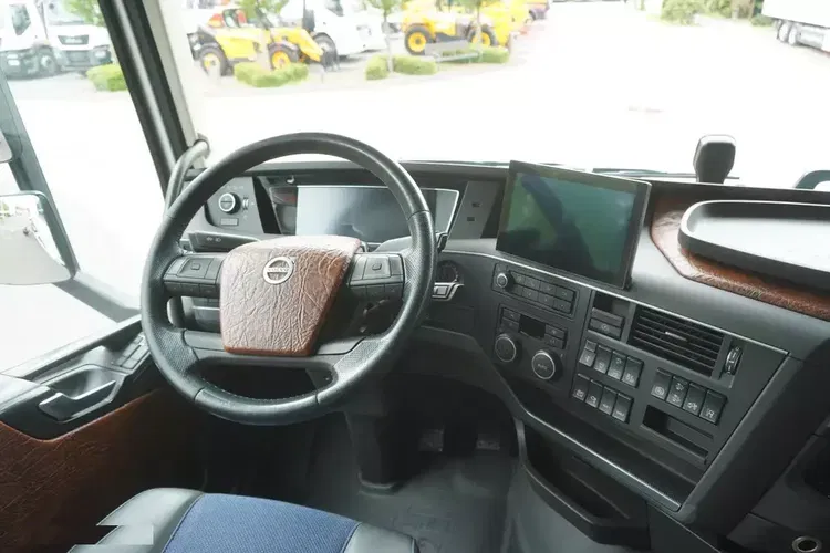 Volvo FH 500 / Beczka Asenizacyjna 13000 l / hakowiec 21 t / 2022 / 3. oś skrętna zdjęcie 19