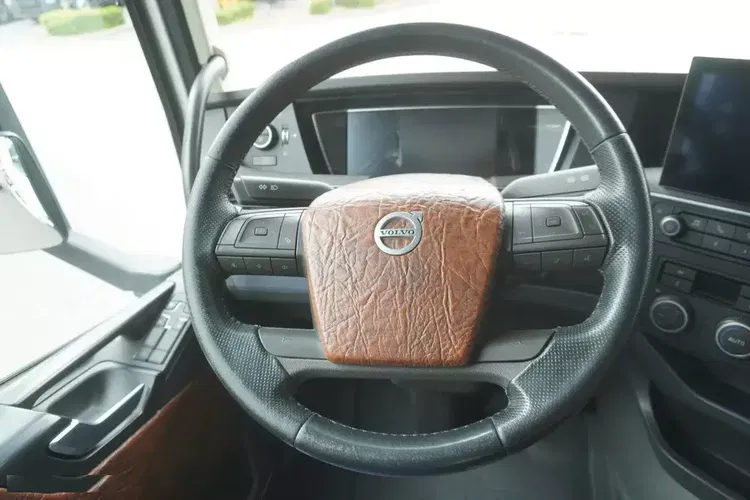 Volvo FH 500 / Beczka Asenizacyjna 13000 l / hakowiec 21 t / 2022 / 3. oś skrętna zdjęcie 20