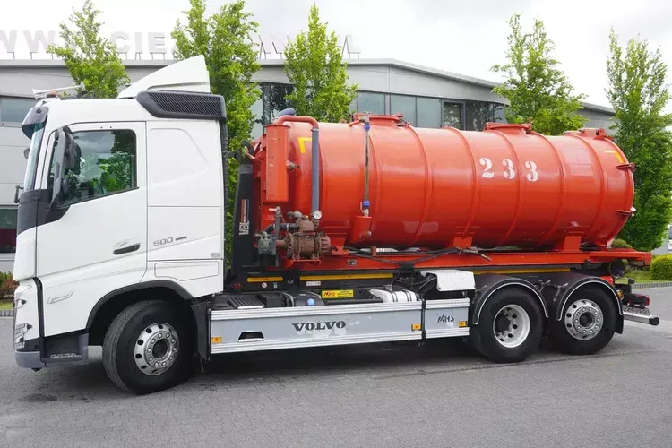 Volvo FH 500 / Beczka Asenizacyjna 13000 l / hakowiec 21 t / 2022 / 3. oś skrętna zdjęcie 3