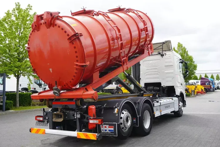 Volvo FH 500 / Beczka Asenizacyjna 13000 l / hakowiec 21 t / 2022 / 3. oś skrętna zdjęcie 9