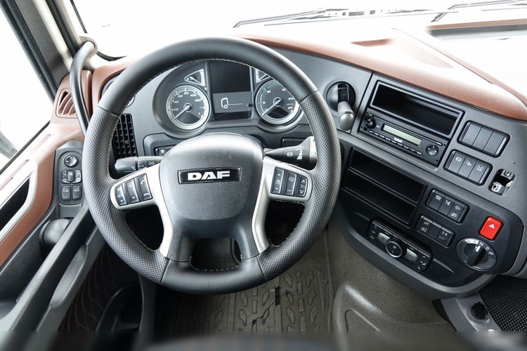 DAF XF 480 / SPACE CAB / RETARDER  / KLIMA POSTOJOWA / SPROWADZONY / PO KONTRAKCIE SERWISOWYM zdjęcie 28