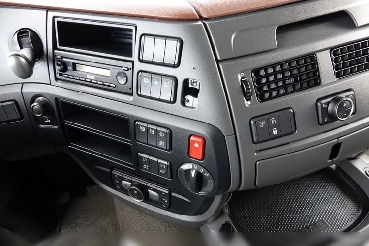 DAF XF 480 / SPACE CAB / RETARDER  / KLIMA POSTOJOWA / SPROWADZONY / PO KONTRAKCIE SERWISOWYM zdjęcie 29