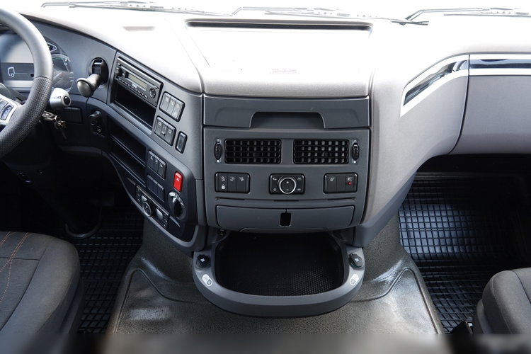 DAF XF 480 / ZESTAW TANDEM / 120 M3 / PRZEJAZDOWY / KLIMA POSTOJOWA / WIELTON /  2019 ROK / PO KONTRAKCIE SERWISOWYM zdjęcie 50