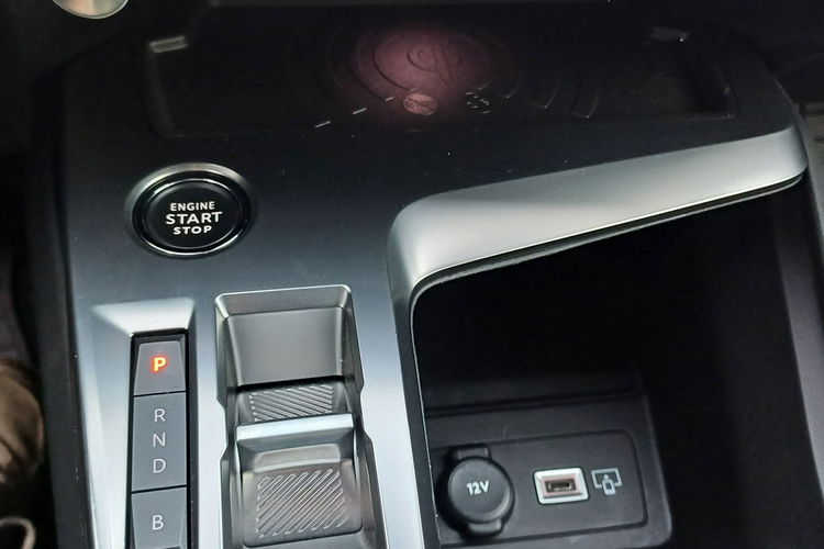 Peugeot 408 R4 1.6l PHEV 225 KM Plug-In Hybrid Przebieg: 9800 km zdjęcie 24