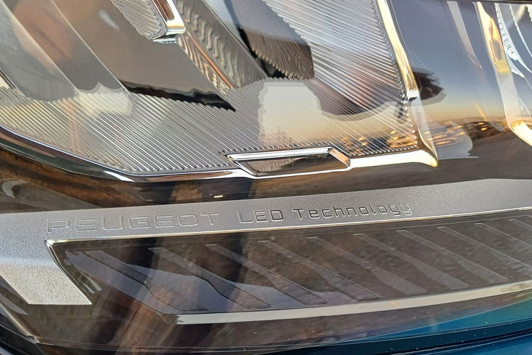 Peugeot 408 R4 1.6l PHEV 225 KM Plug-In Hybrid Przebieg: 9800 km zdjęcie 37