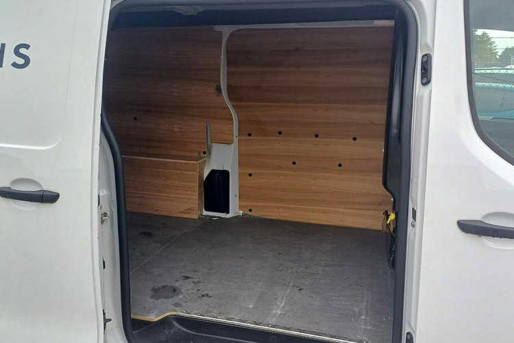 Citroen Jumpy BlueHDi 120KM Przebieg: 13.645 km zdjęcie 15