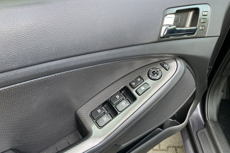 Kia Optima +LIFT+LEDY przód i tył+PODGRZEWANE i WENTYLOWANE fotele+SKÓRA+tempomat zdjęcie 16