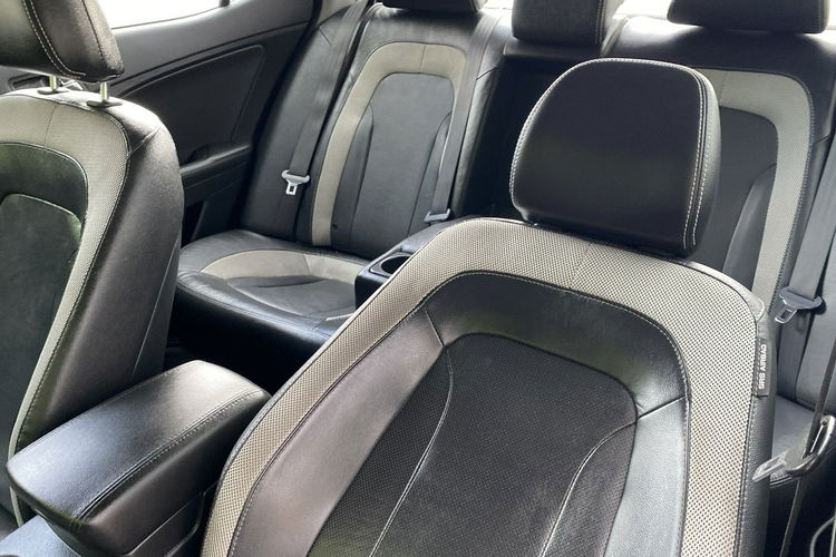 Kia Optima +LIFT+LEDY przód i tył+PODGRZEWANE i WENTYLOWANE fotele+SKÓRA+tempomat zdjęcie 20