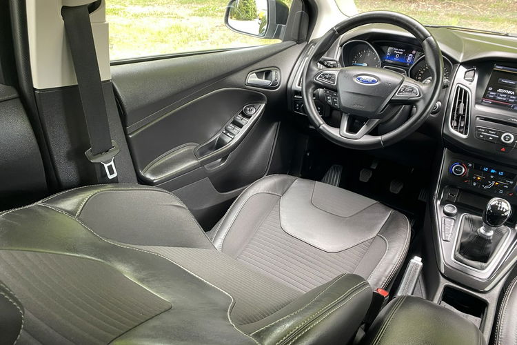 Ford Focus LEDY+El. Fatel+Podgrzew. fotel+Nawigacja+Czuj. Parkowania+Półskóry zdjęcie 20