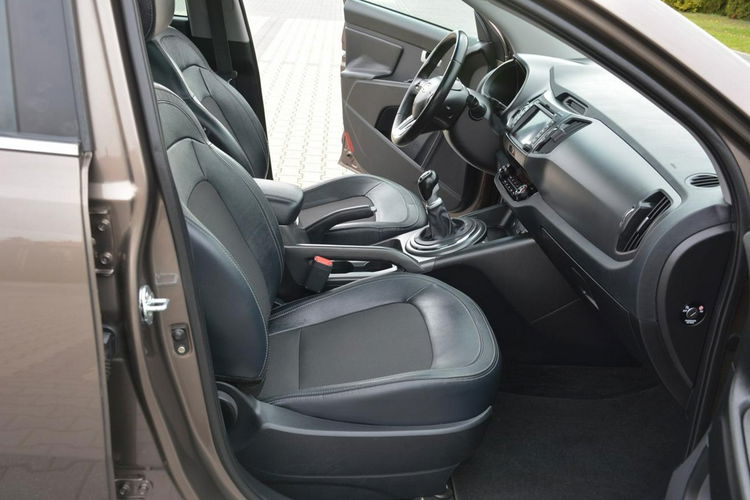 Kia Sportage Panorama Navi Kamera Skóry Ledy Bi-Xenon Keyless go Niemiec zdjęcie 18