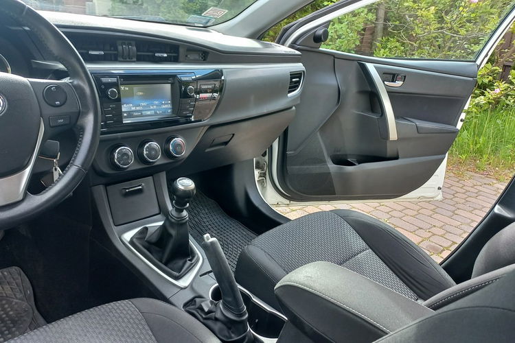 Toyota Corolla SALON POLSKA FV23% 1 WŁAŚCICIEL D4D KAMERA COFANIA 32.5 NETTO zdjęcie 18