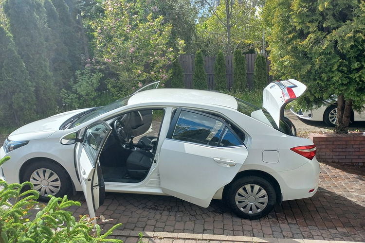Toyota Corolla SALON POLSKA FV23% 1 WŁAŚCICIEL D4D KAMERA COFANIA 32.5 NETTO zdjęcie 8