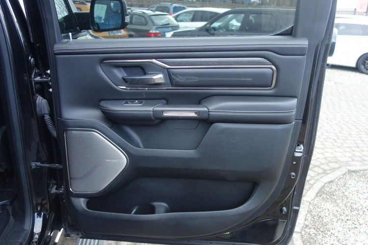 RAM DODGE RAM WERSJA LIMITED NIGHT BLACK SILNIK 5.7 BENZYNA 400km 38tys km zdjęcie 22