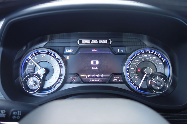 RAM DODGE RAM WERSJA LIMITED NIGHT BLACK SILNIK 5.7 BENZYNA 400km 38tys km zdjęcie 35