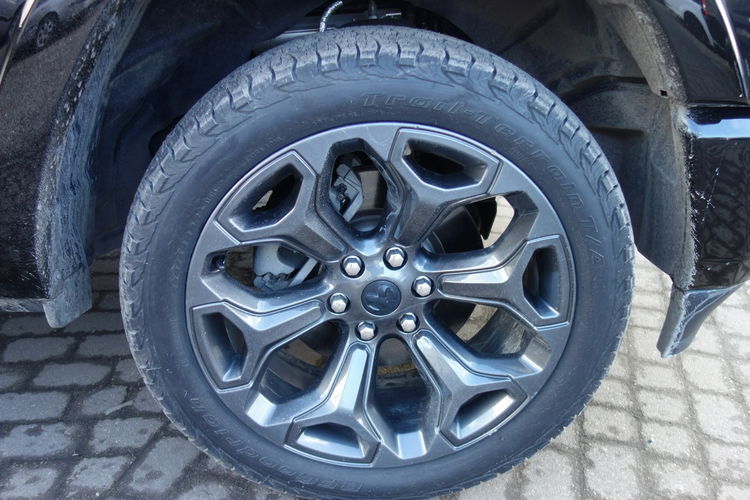 RAM DODGE RAM WERSJA LIMITED NIGHT BLACK SILNIK 5.7 BENZYNA 400km 38tys km zdjęcie 47
