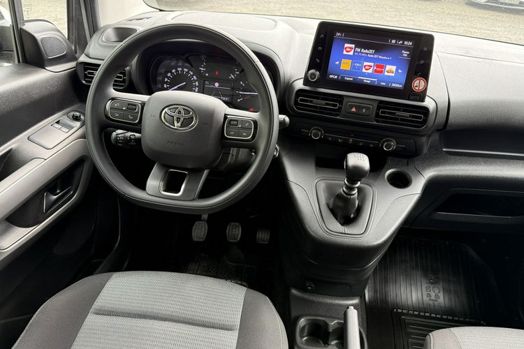 Toyota Proace City Verso . Nawigacja. Klimatyzacja zdjęcie 14
