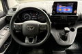 samochód osobowy Toyota zdjęcie 15