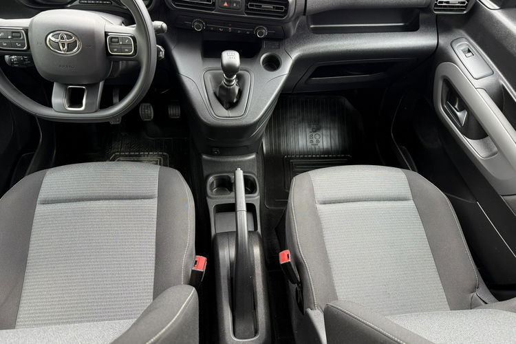 Toyota Proace City Verso . Nawigacja. Klimatyzacja zdjęcie 16