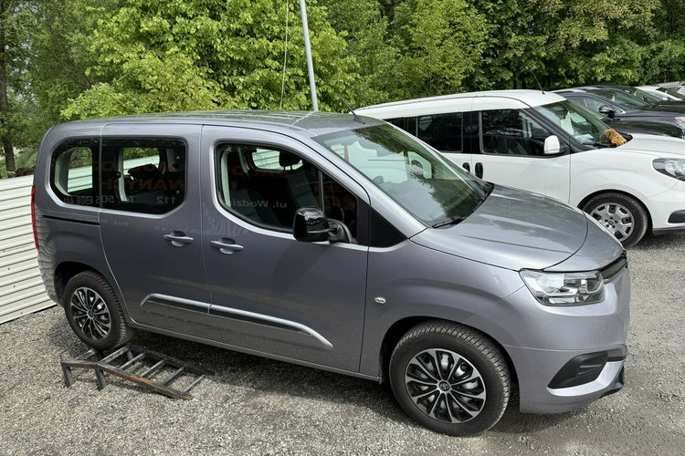 Toyota Proace City Verso . Nawigacja. Klimatyzacja zdjęcie 5