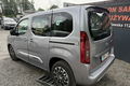 samochód osobowy Toyota zdjęcie 8