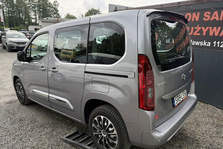 Toyota Proace City Verso . Nawigacja. Klimatyzacja zdjęcie 8
