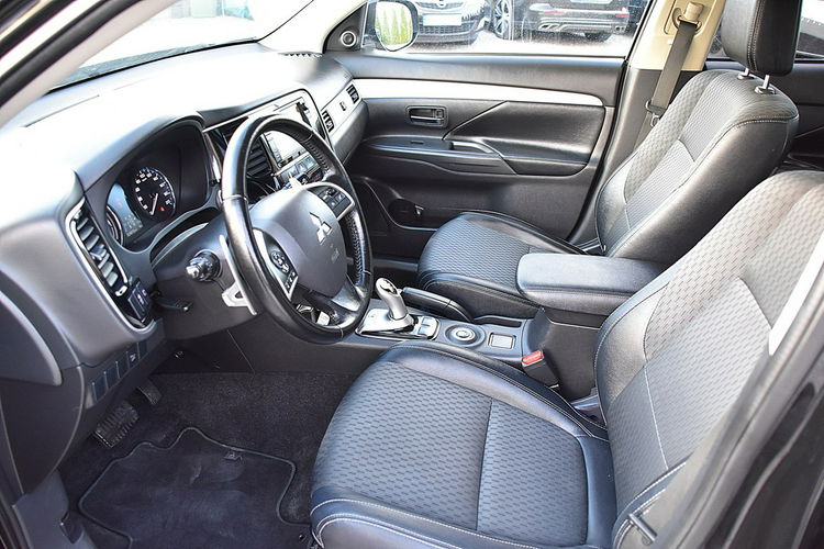 Mitsubishi Outlander 2.0 Plug-in Hybrid 4x4 Navi Pół-skóra Kamera Gwarancja zdjęcie 10