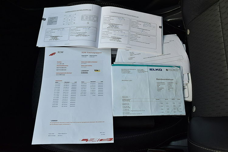 Mitsubishi Outlander 2.0 Plug-in Hybrid 4x4 Navi Pół-skóra Kamera Gwarancja zdjęcie 8