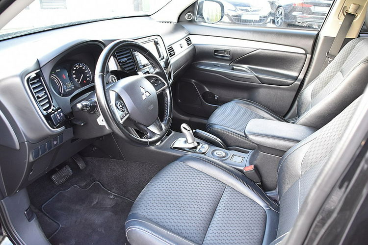 Mitsubishi Outlander 2.0 Plug-in Hybrid 4x4 Navi Pół-skóra Kamera Gwarancja zdjęcie 9