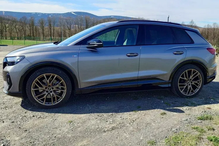 Audi q4 zdjęcie 1