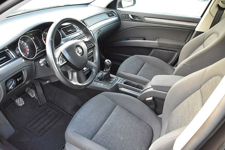 Skoda Superb 1.6Tdi 105Km Lift Alu Navi Gwarancja zdjęcie 9
