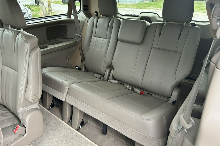 Chrysler Town & Country 7-osobowy zdjęcie 11