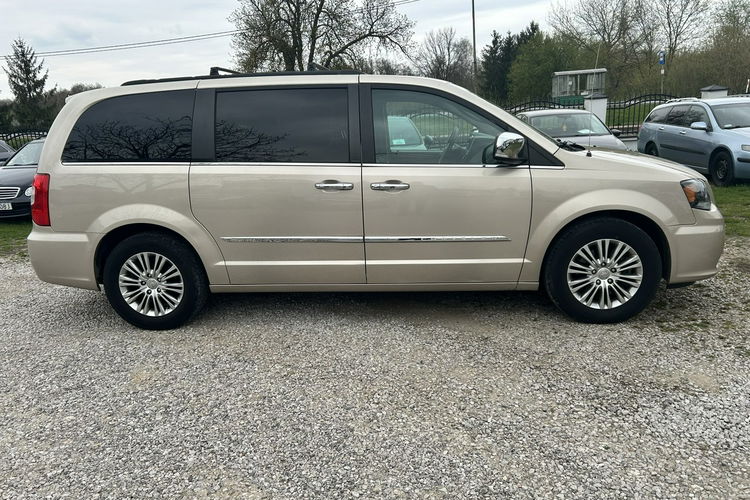 Chrysler Town & Country 7-osobowy zdjęcie 4