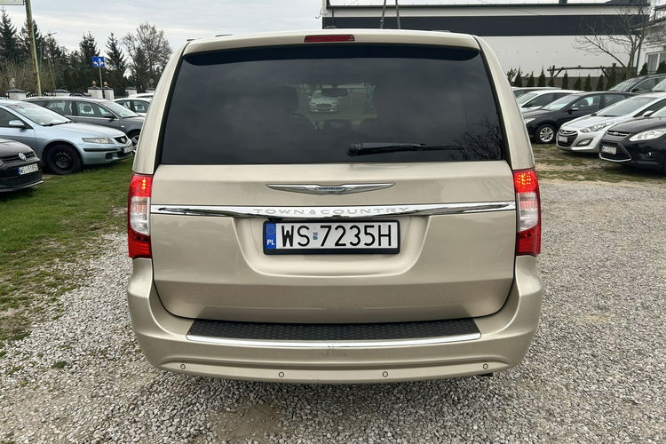 Chrysler Town & Country 7-osobowy zdjęcie 6