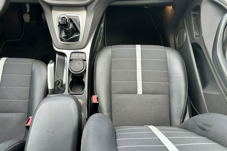 Ford Kuga TITANIUM 4x4 zdjęcie 13