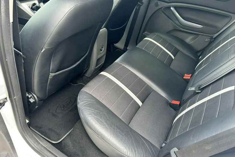 Ford Kuga TITANIUM 4x4 zdjęcie 14