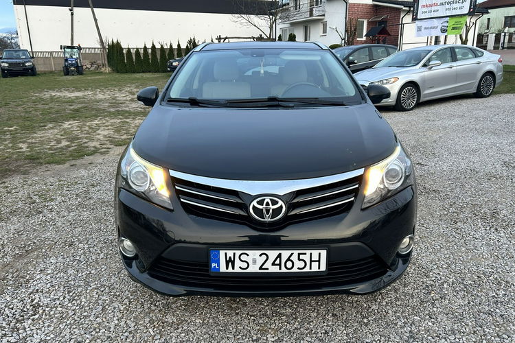 Toyota Avensis zdjęcie 2