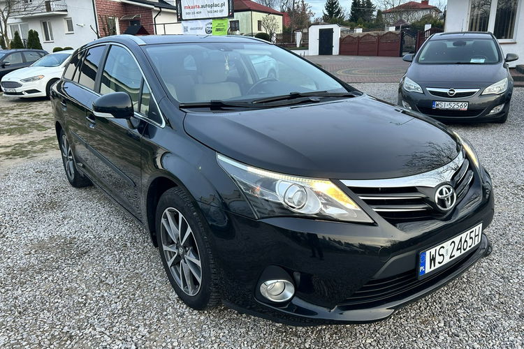Toyota Avensis zdjęcie 3
